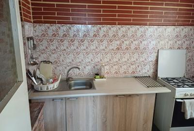 Apartament cu 3 camere decomandat în Giurgiului