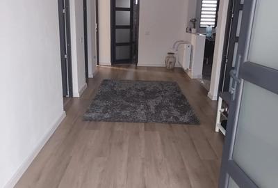 Casă cu 3 camere cu Teren 700 Mp în Central - 2