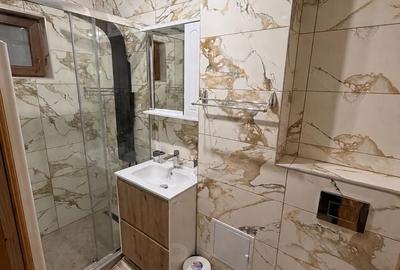 Apartament cu 4 camere semidecomandat în Central