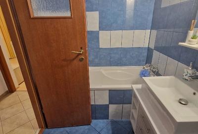 Apartament cu 2 camere decomandat în Basarabia