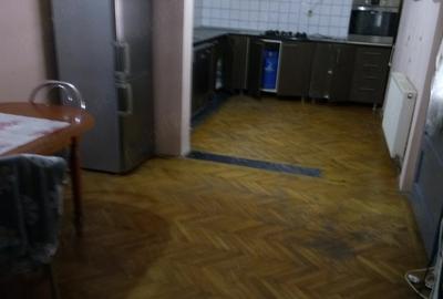 Casă cu 4 camere cu Teren 440 Mp în Central - 9