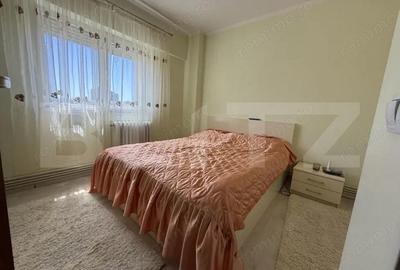 Apartament cu 3 camere semidecomandat în Careiului - 3
