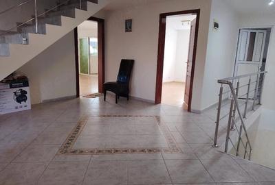 Casă cu 7 camere cu Teren 1600 Mp în Potigrafu