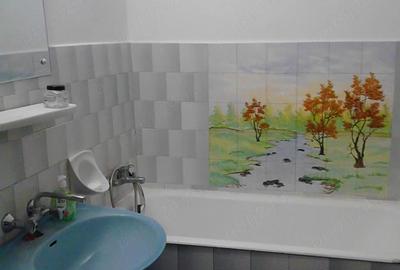 Apartament cu 3 camere semidecomandat în Central - 1