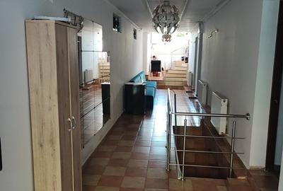 Casă cu 4 camere în Tei