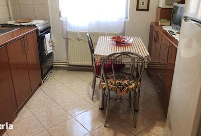 Apartament cu 2 camere decomandat în Mărăței