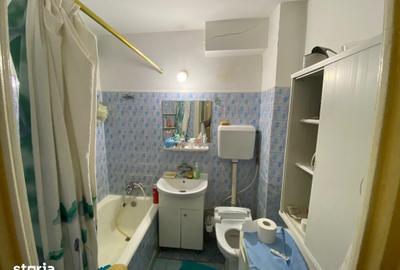 Apartament cu 3 camere semidecomandat în Vatra Luminoasă