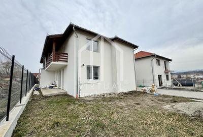 Duplex cu 5 camere cu Canalizare în Central - 1