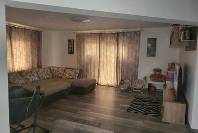 Casă cu 6 camere cu Teren 729 Mp în Căpățânești - 2