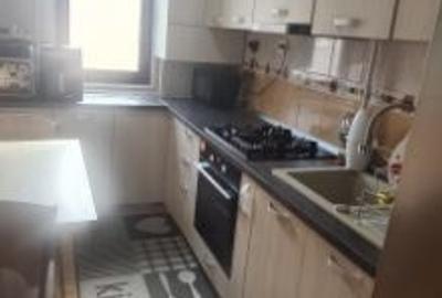 Apartament cu 3 camere decomandat în Tractorul - 5