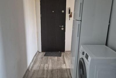 Garsonieră în Girocului