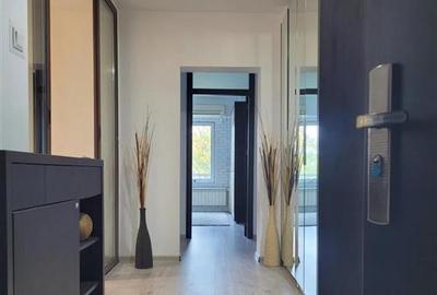 Apartament cu 4 camere decomandat, mobilat în Central