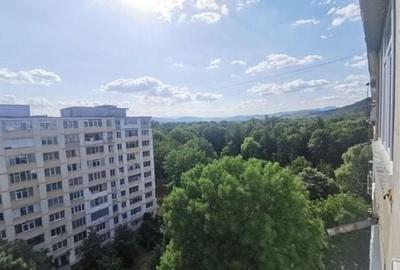 Apartament cu 2 camere semidecomandat în Onești - 1