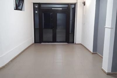 Spațiu comercial, de 50 mp, în Central - 1