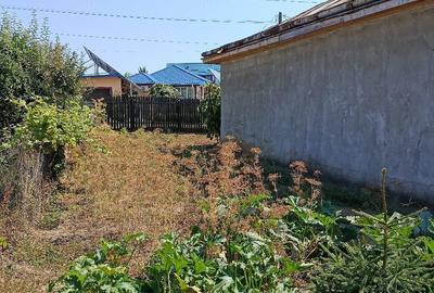 Casă cu Teren 450 Mp în Sârca