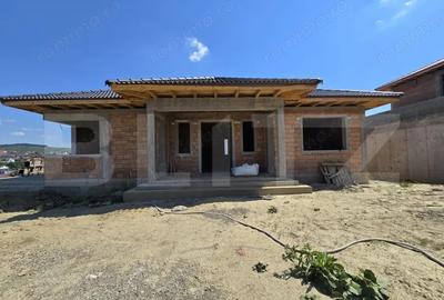 Casă cu Teren 609 Mp în Livezeni - 3