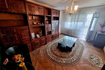 Apartament cu 3 camere decomandat, mobilat în Ultracentral