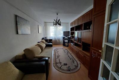 Apartament cu 3 camere decomandat, mobilat în Dâmbul Rotund