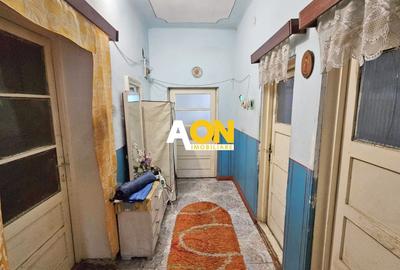 Casă individuală cu 6 camere cu Canalizare în Central - 16