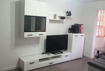 Apartament cu 3 camere semidecomandat, mobilat în Craiovița Nouă