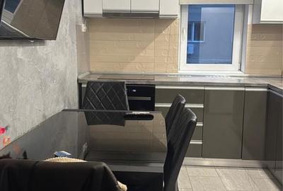 Apartament cu 2 camere decomandat în Exterior Vest