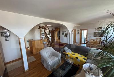 Apartament cu 3 camere decomandat, mobilat în Ultracentral