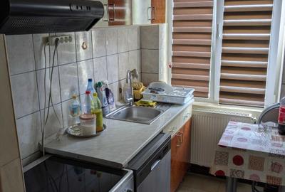 Apartament cu 3 camere decomandat în Botizului