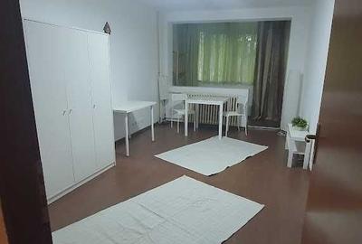 Apartament cu 2 camere decomandat în Obor