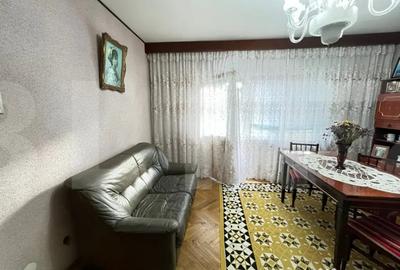 Apartament cu 4 camere decomandat în Central - 2
