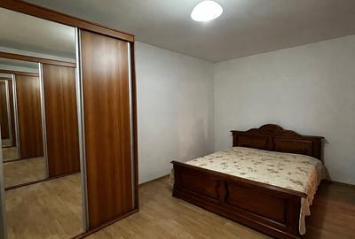Apartament cu 3 camere semidecomandat, mobilat în Alecu Russo