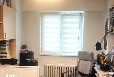 Apartament cu 3 camere decomandat în Drumul Taberei