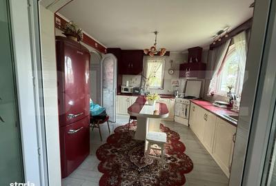 Casă cu 4 camere în Mărginenii de Sus - 12