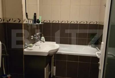 Apartament cu 3 camere decomandat în Soarelui