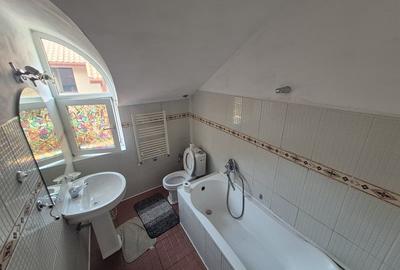 Apartament cu 3 camere decomandat în Podul de Fier - 9