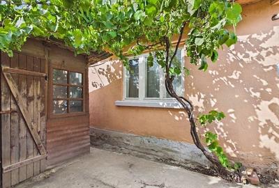 Casă cu Teren 300 Mp în Central