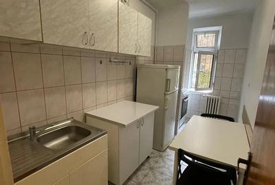 Garsonieră decomandată în Central