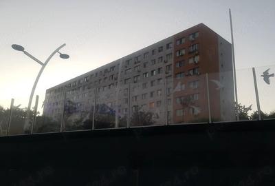 Apartament cu 3 camere decomandat în Berceni - 1