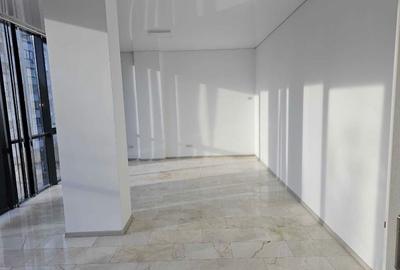 Spațiu comercial, de 150 mp, în Central - 6