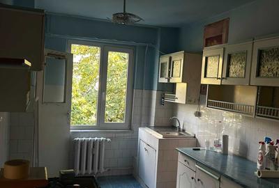 Apartament cu 3 camere decomandat în Iosia