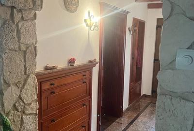Casă cu Teren 800 Mp în Central - 2
