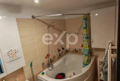 Apartament cu 3 camere decomandat în Tractorul - 12