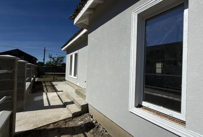 Duplex cu 3 camere cu Canalizare în Utvin - 1