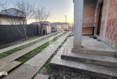 Casă cu 3 camere cu Teren 700 Mp în Satchinez