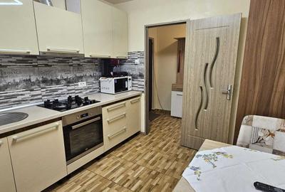 Apartament cu 3 camere semidecomandat în Circumvalațiunii