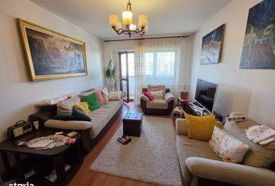 Apartament cu 3 camere semidecomandat în Iancului