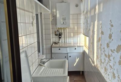 Apartament cu 3 camere decomandat în Central - 1