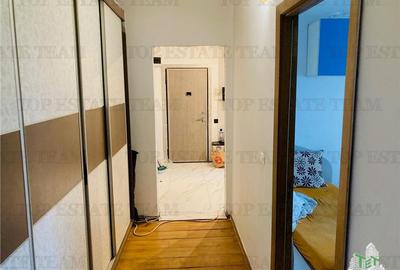 Apartament cu 3 camere decomandat în 1 Decembrie 1918 - 2