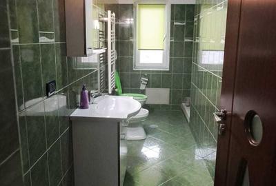 Apartament cu 3 camere decomandat în Central - 4