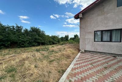 Casă cu 4 camere în Bolotești