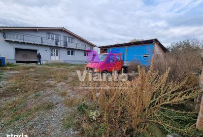 Casă cu 5 camere cu Teren 650 Mp în Roșia